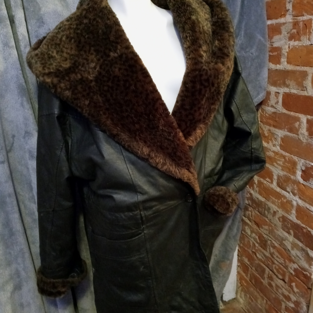 Leather jacket - Picture 9 of 16